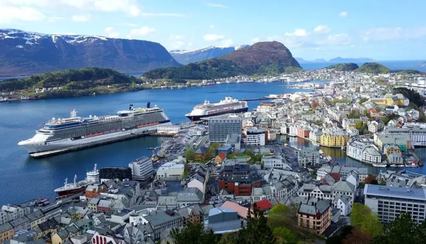 Alesund Norway Cruise Port Guide and Best Things to Do | DastaanTours