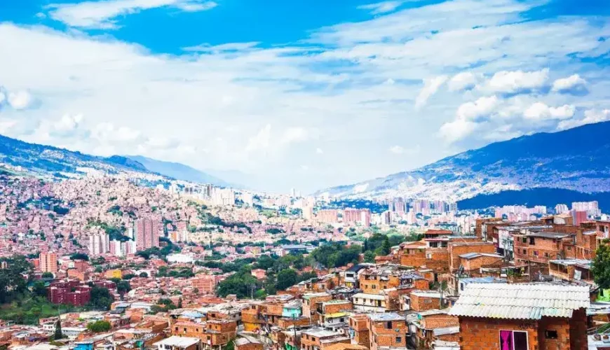 Is Medellin Safe for Solo Travelers? | Dastaan Tours