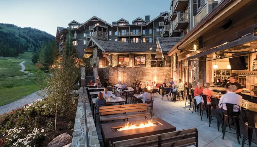 Insider’s Guide to Four Seasons Jackson Hole | Dastaan Tours