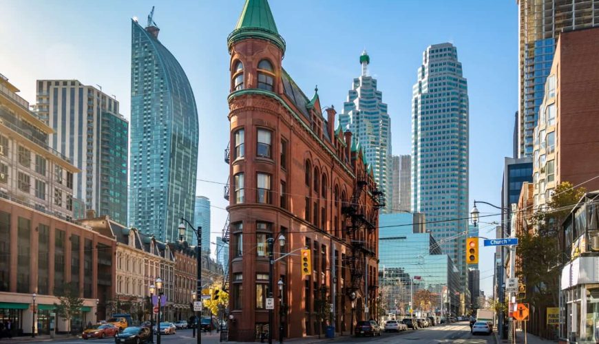 The 6 Best Hotels in Toronto | DastaanTours