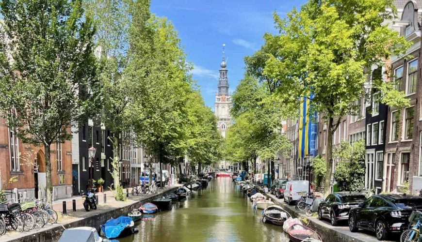 What Playing Poker in Amsterdam Taught Me About Making Friends | DastaanTours